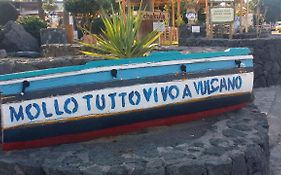 Vulcano Beach